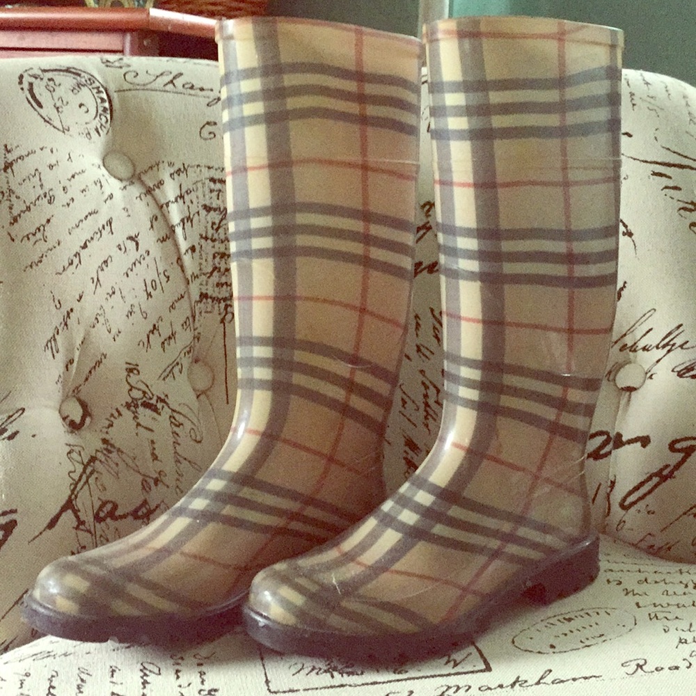 Burberry rain boots